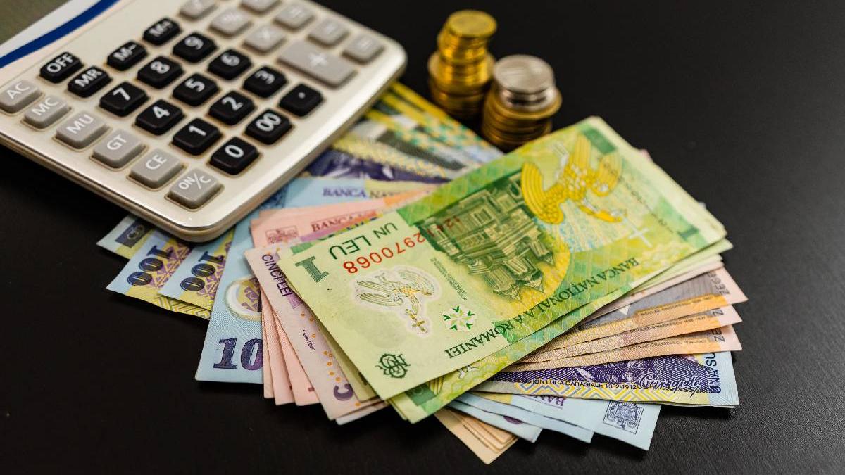 Salariul mediu brut din România scade pentru prima dată în 2026, semnalând o schimbare în economia națională În luna ianuarie 2026, salariul mediu brut în România a înregistrat o scădere semnificativă față de luna decembrie 2025