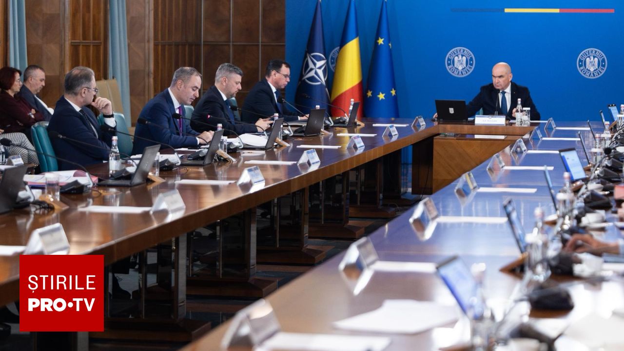 Guvernul impune restricții stricte pe piața carburanților pentru gestionarea crizei energetice Autoritățile române pregătesc un pachet de măsuri pentru a controla situația gravă de pe piața petrolului, sever afectată de contextul internațional și de fluctuațiile prețurilor