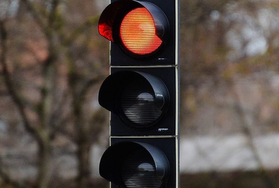 Brașovul își pregătește viitorul pentru traficul de mâine: investiții semnificative în infrastructură pentru siguranță și fluidizare Orașul de la poalele Tampaului face un pas înainte în modernizarea sistemului său de circulație rutieră