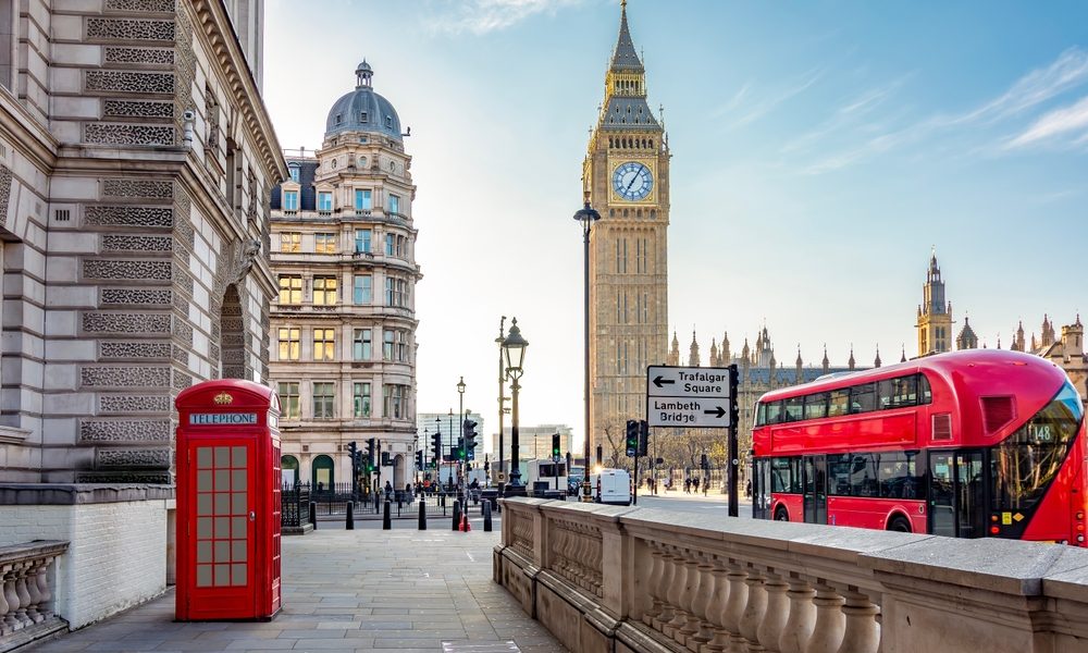 Un incident grav, tratat de autorități ca un posibil atac antisemit, a zguduit cartierul Golders Green din Londra în noaptea de duminică spre luni