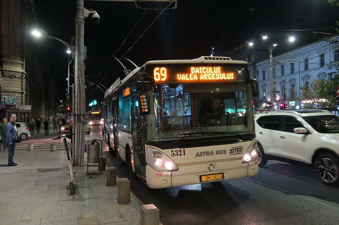 Autobuz STB linia 104 Bucuresti