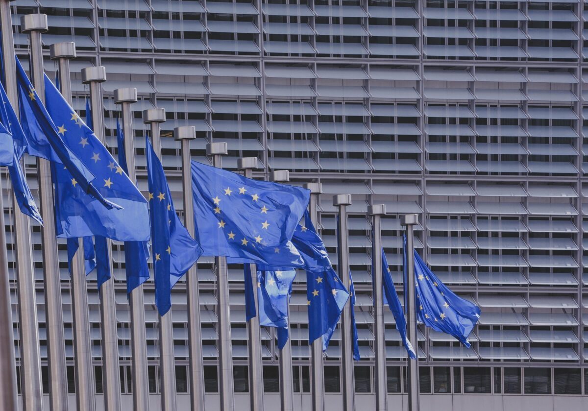 UE începe operațiunea de evacuare a cetățenilor europeni din Orientul Mijlociu, în contextul tensiunilor și instabilității din regiune Uniunea Europeană a demarat oficial operațiunea de evacuare a cetățenilor europeni blocați în zonele fierbinți din Orientul Mijlociu, în efortul comun de a salva vieți și de a neutraliza situațiile de criză pentru cetățenii statelor membre