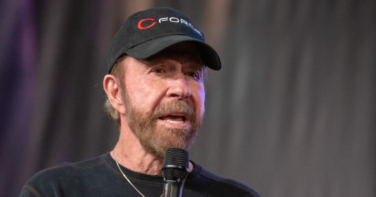 Chuck Norris, legendarul actor și simbol al culturii pop, a fost internat de urgență într-un spital de pe insula Hawaii, semnalând îngrijorare pentru fanii săi din întreaga lume