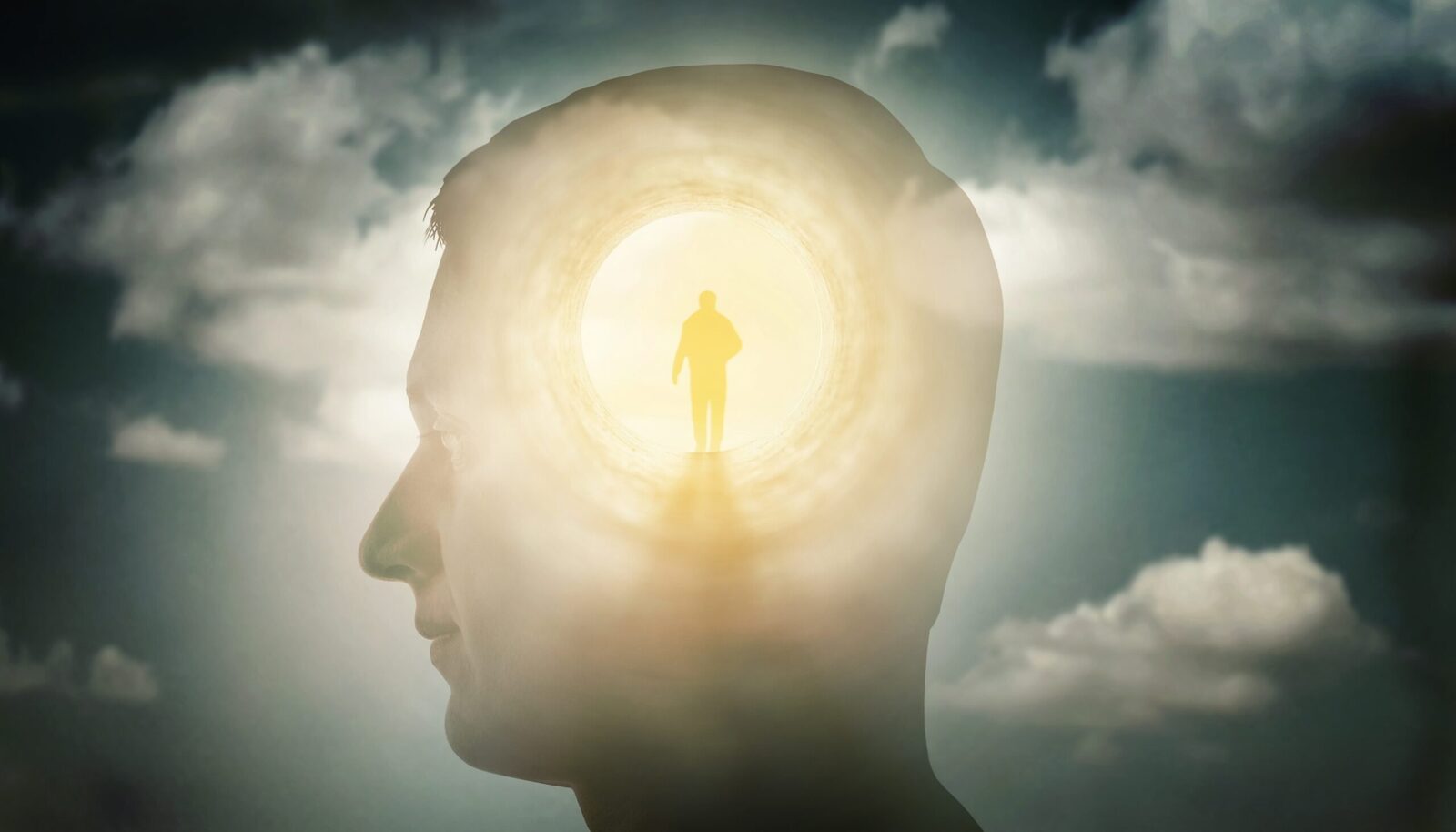 Vocea interioară care ne critică constant poate părea adesea o simplă manifestare a exagerărilor noastre sau a nesiguranței, însă în spatele acesteia se ascund mecanisme neuronale complexe, ce pot influența profund modul în care gândim, simțim și acționăm