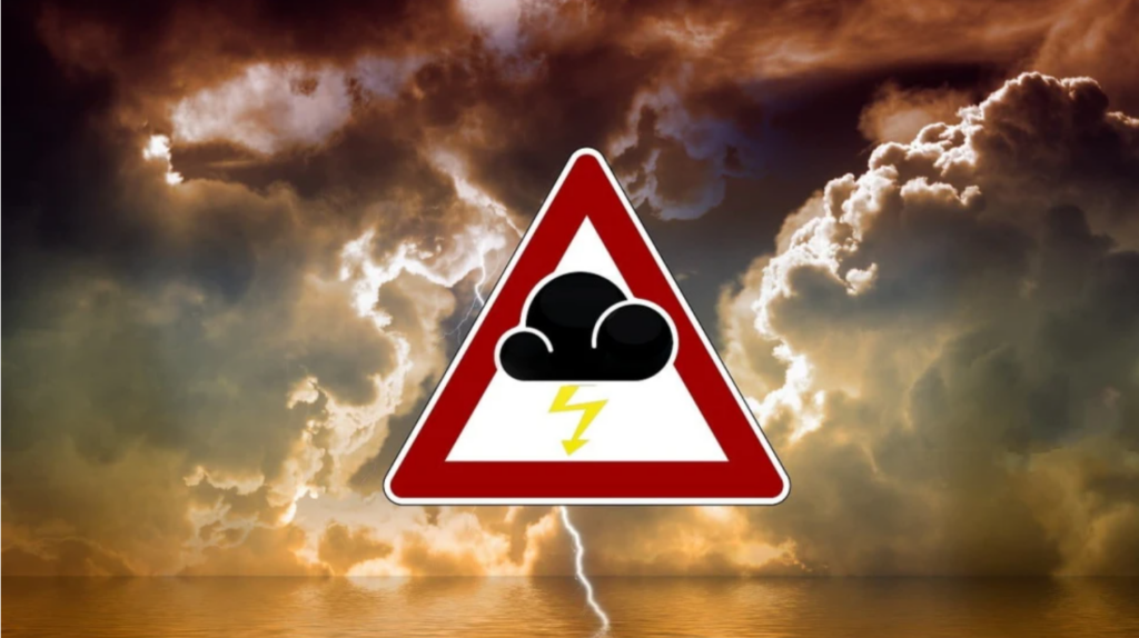 ANM avertizează: fenomene meteo extrem de rare peste România, „ploie cu sânge”