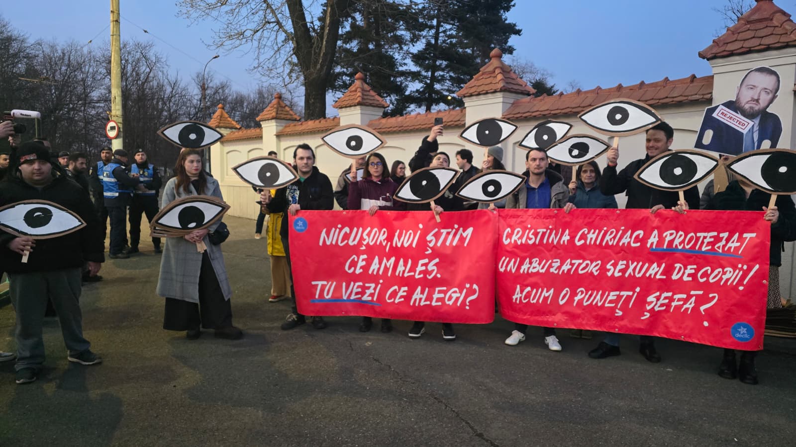 Protestul din fața Palatului Cotroceni s-a încheiat, dar tensiunile legate de numirile în Justiție continuă să fie subiect de dezbatere publică