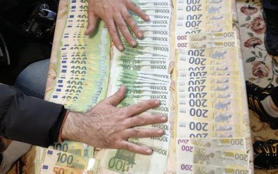 Persoane suspectate de șantaj și camătă în Arad