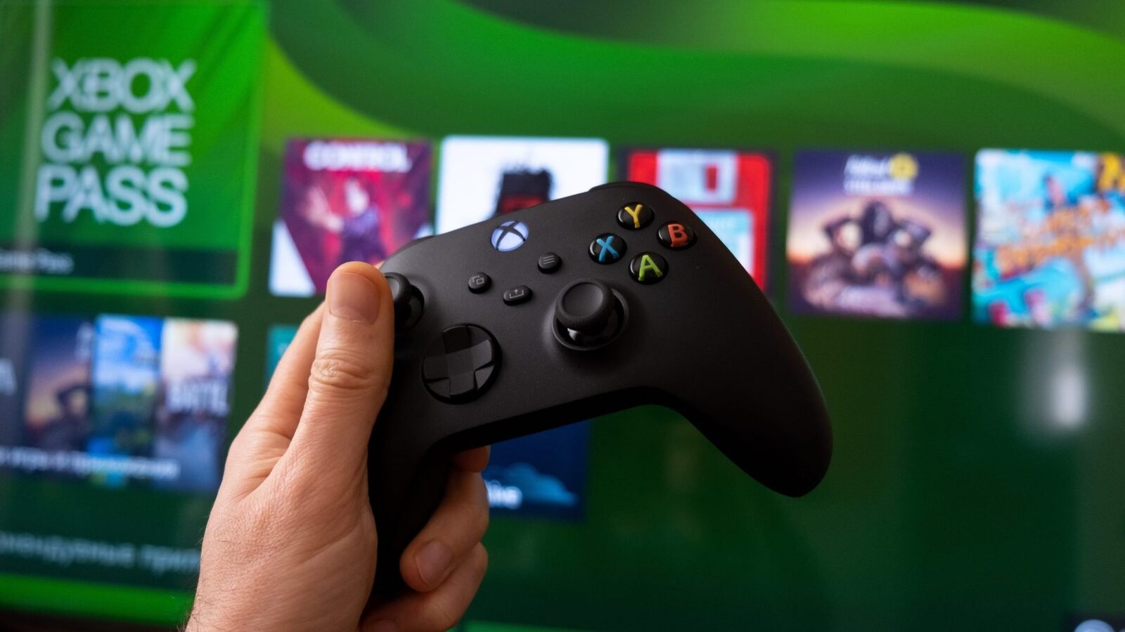 Microsoft a reușit să mențină interesul pieței și al jucătorilor printr-o strategie de comunicare minuțios orchestrată, chiar și în contextul unor evenimente digitale dedicate partenerilor