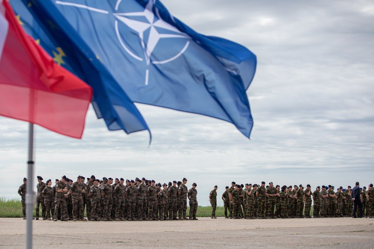 România sărbătorește 22 de ani de la aderarea la NATO, într-un context marcat de aniversarea a 77 de ani de la semnarea Tratatului de la Washington România marchează joi 22 de ani de la aderarea la Alianța Nord-Atlantică, un pas considerat crucial pentru consolidarea securității naționale
