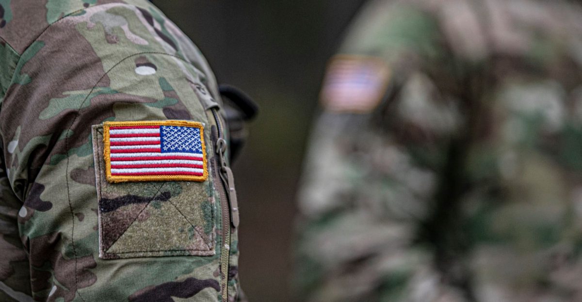 Un grup de 16 foști ambasadori ai Statelor Unite a transmis recent o scrisoare deschisă către administrația liderului de la Casa Albă, Donald Trump, avertizând asupra riscurilor unei ieșiri din NATO și a deciziilor strategice unilaterale ale Administrației