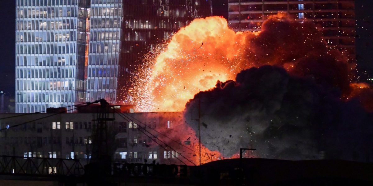 Rachete după armistițiul SUA-Iran: Sirenele sună în Golful Persic