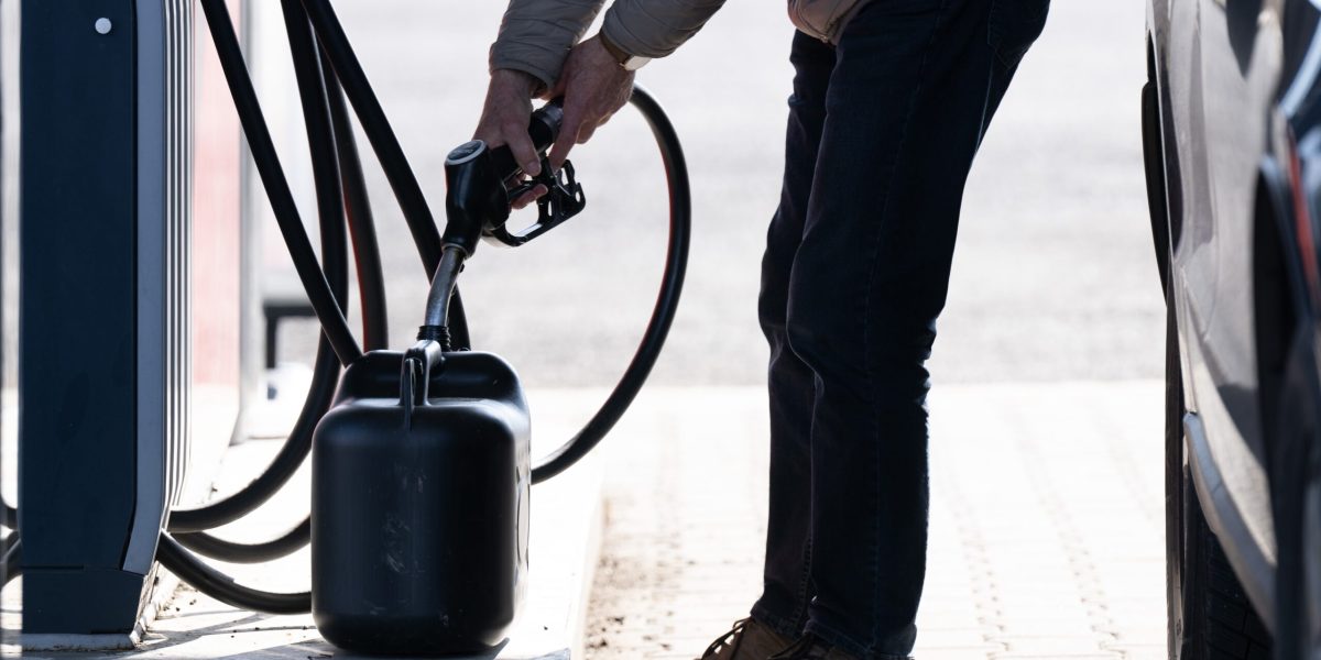 FMI critică: Reducerea taxelor la combustibili, soluție ineficientă