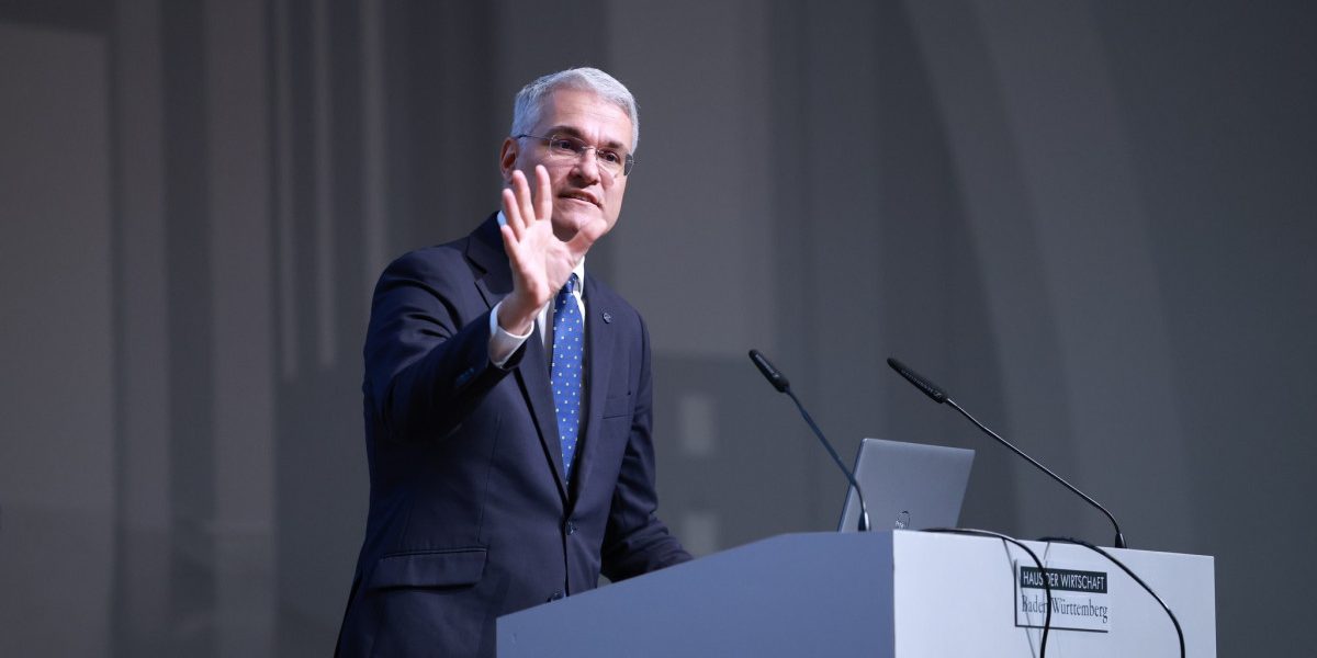 Criză politică: România riscă pierderi uriașe. Pîslaru: PSD blochează reformele