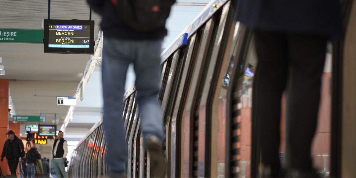 Abonamentele la metrou, vândute de 9 ori mai mult după anunțul scumpirii