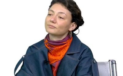 În școli, algoritmii și inteligența artificială oferă noi oportunități în procesul educațional, dar ridică șiîngrijorări legate de utilizarea lor în mod responsabil