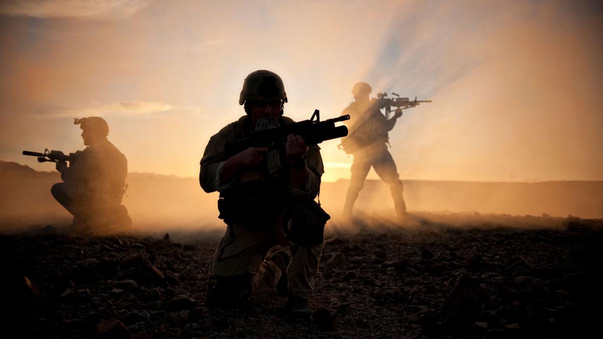 O operațiune secretă a US Navy, susținută de CIA, a reușit să păcălească Iranul timp de peste 48 de ore, creând confuzie în rândul forțelor de securitate iraniene cu privire la locația unui pilot american dispărut