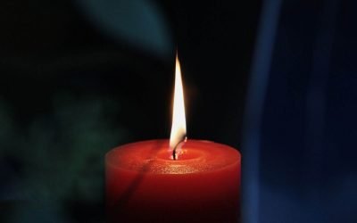 Sfânta Lumină vine azi de la Ierusalim: Unde va ajunge în România