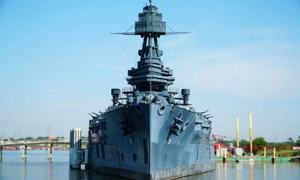 Kim Jong Un, pe un distrugător de 5.000 tone: A supervizat teste de rachete