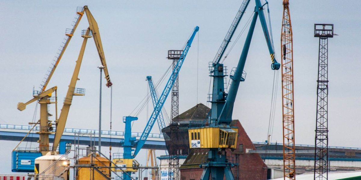 Exporturile Chinei, lovite de războiul din Orientul Mijlociu