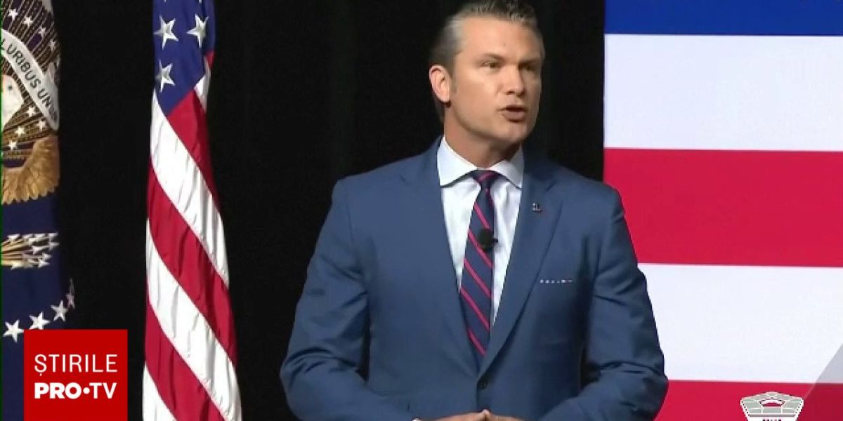 Biblia la Pentagon: Pete Hegseth acuză presa. Reacția Papei Leon