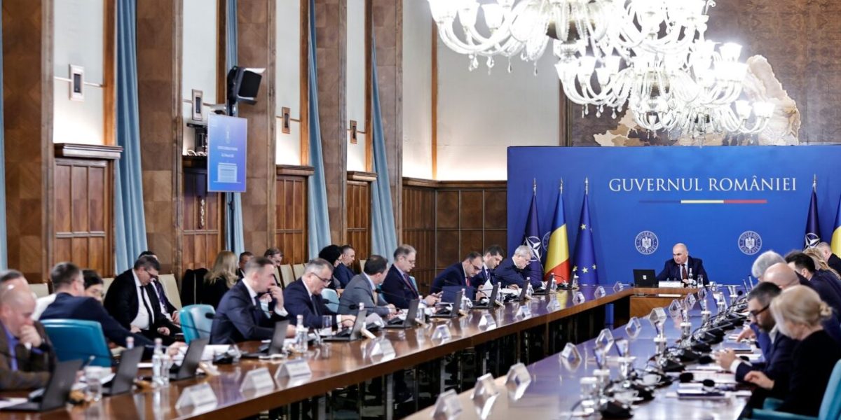 Guvernul omagiază memoria lui Mircea Lucescu în cadrul ședinței de coaliție București – Ședința de Guvern de joi dimineață a fost deschisă cu un moment de reculegere în memoria legendarului antrenor Mircea Lucescu