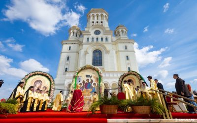 Bucuria din Duminica Floriilor prefațează bucuria din prima zi a sfintelor Paști, bucuria Învierii Domnului, marcând intrarea triumfală a lui Iisus în Ierusalim și începutul Săptămânii Sfârșitului de an bisericesc