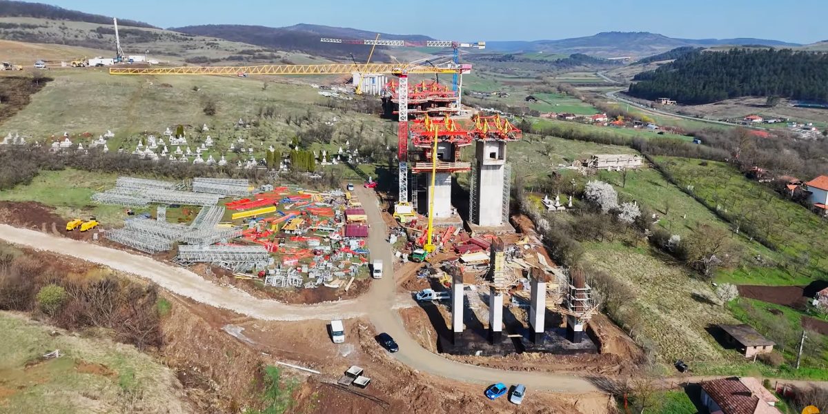 Autostrada Transilvania prinde contur în zona de vest a județului Cluj Constructorul UMB poate inaugura în prima jumătate a lunii mai sectorul Zimbor–Poarta Sălajului, dacă ultimele probleme tehnice sunt rezolvate în timp util