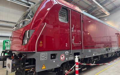 România accelerează modernizarea transportului feroviar, prin livrarea primei locomotive electrice de mare viteză către Autoritatea pentru Reformă Feroviară