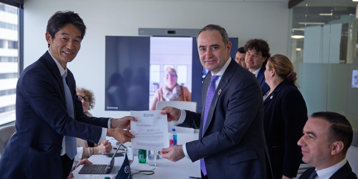 Partenerii externi, cu ochii pe România: Nazare avertizează privind criza politică