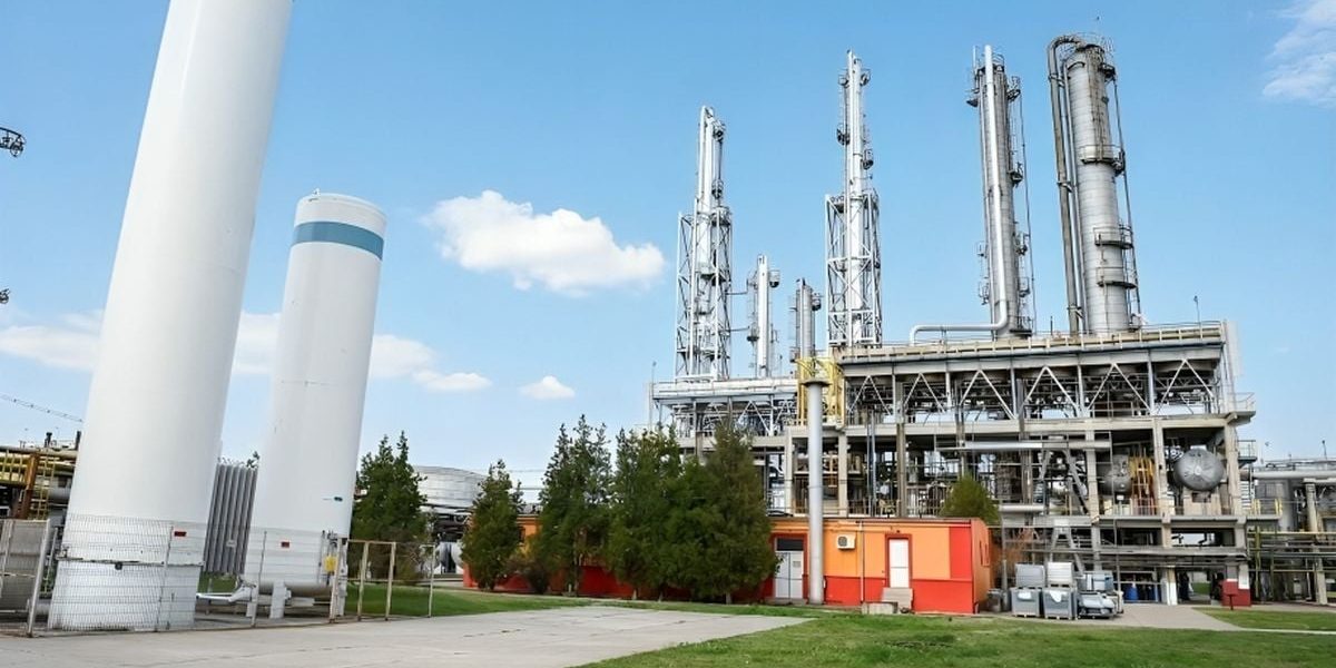 Vega Ploiești produce solvent nou: Puritate maximă, aplicații diverse