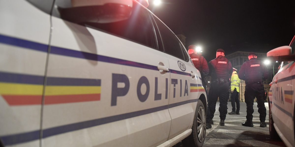 Tineri, prinși într-un carusel-coșmar: Pompierii, intervenție de urgență