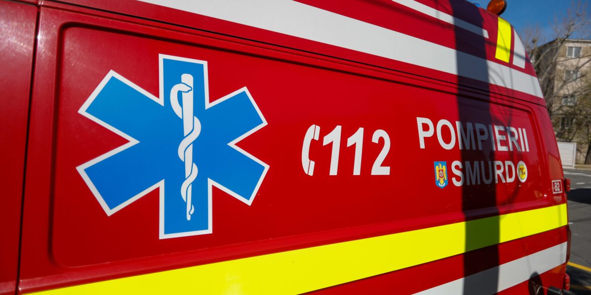 Bărbat rănit grav în Alba: Deltaplanul s-a încurcat într-un copac