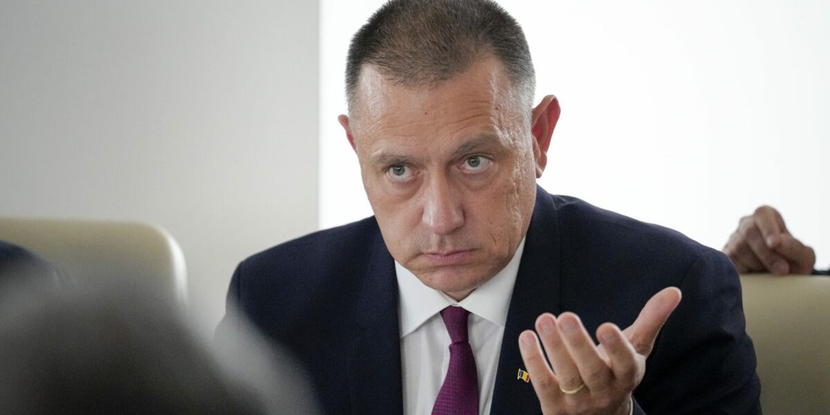 Bolojan, pus pe liber: „Ne pare rău că vă încurcăm”