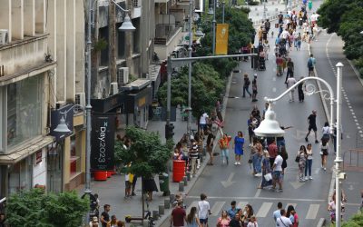 Bucureștiul are peste 5.340 de străzi, însumând 1.820 de kilometri și o suprafață totală de 20.000 de metri pătrați