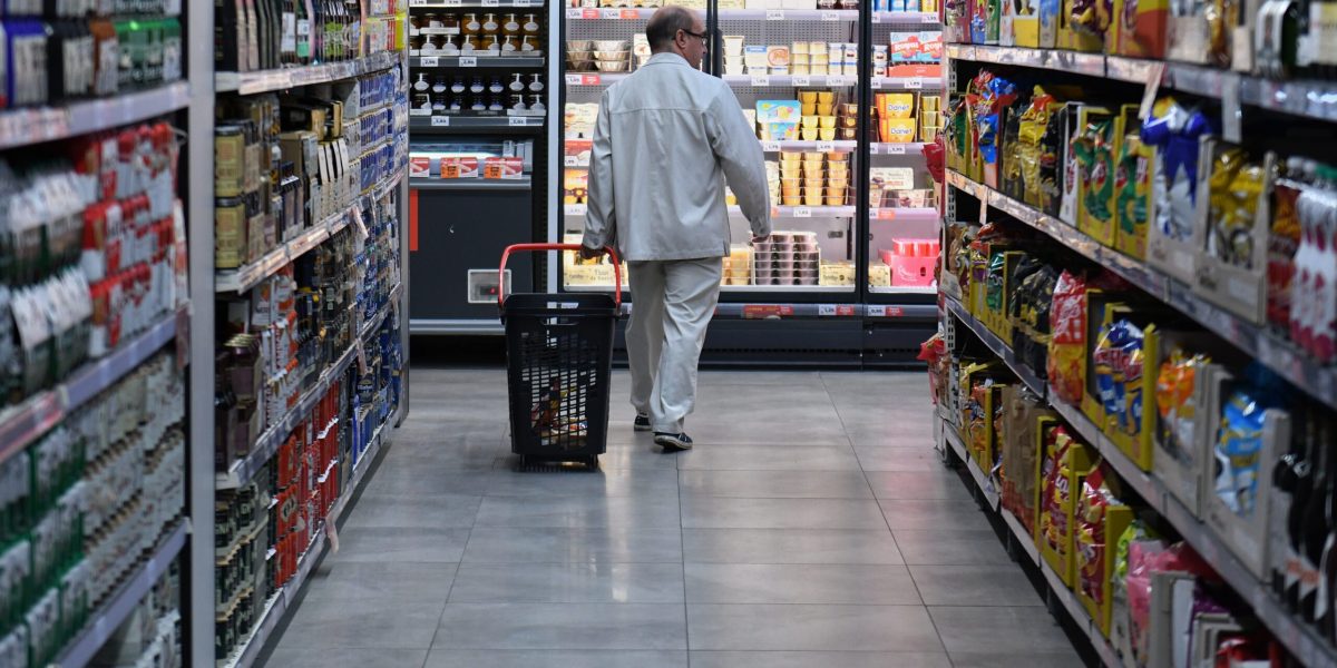 Program paște 2026: Când mai poți face cumpărături, române