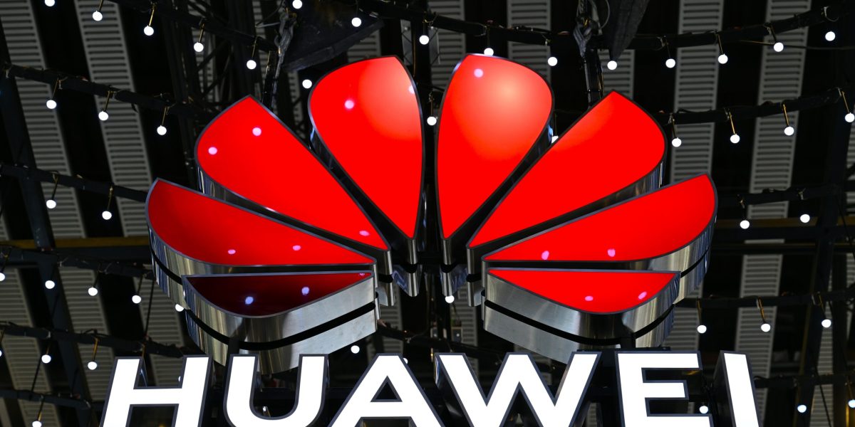Companiile chineze, pe urmele Huawei: se bat pentru cipuri AI DeepSeek V4