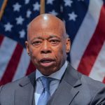 Eric Adams, fost primar NYC, primește cetățenia albaneză: ce se ascunde?