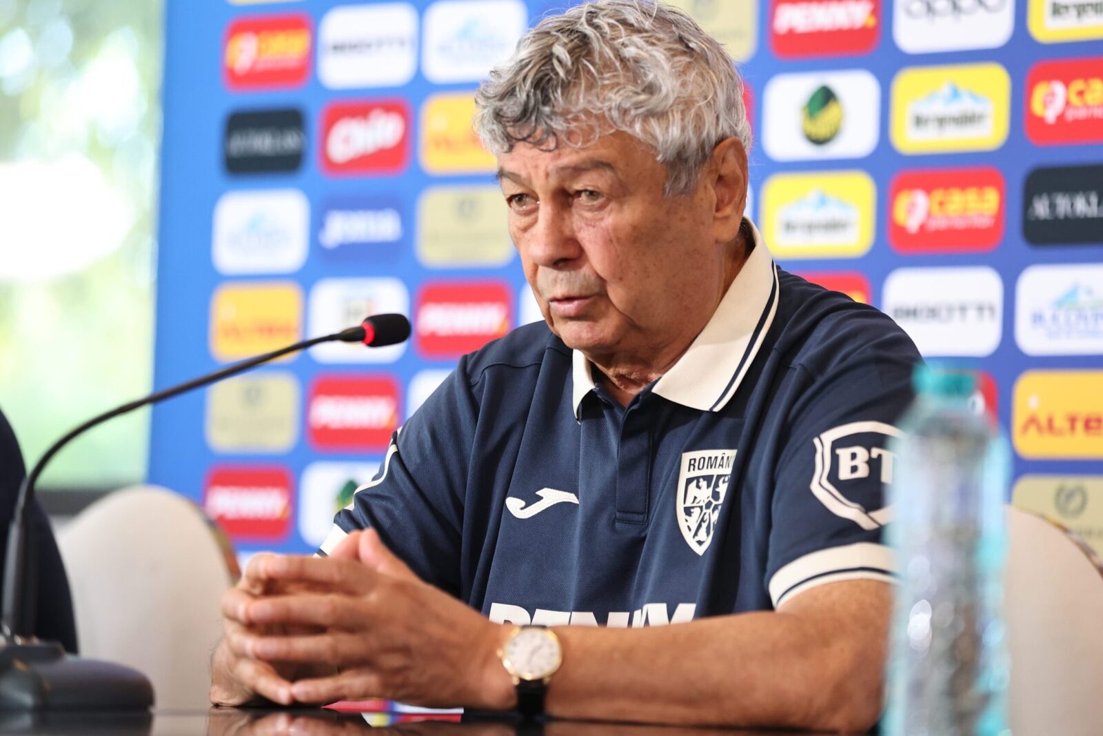 Starea de sănătate a antrenorului Mircea Lucescu s-a agravat semnificativ în ultimele zile, fiind transferat în secția de Terapie Intensivă a Spitalului Universitar de Urgență București, după ce aritmiile cardiace severe nu au mai răspuns la tratament