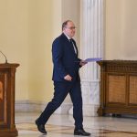 Dimian vrea bani în plus pentru profesori: Munca de acasă, inclusă în program