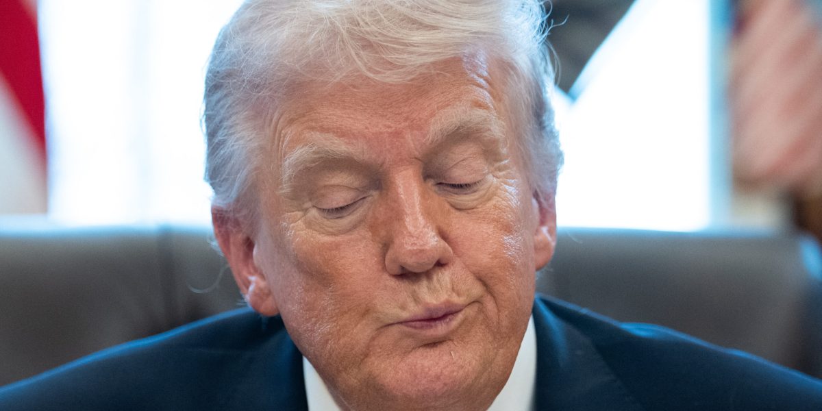 Trump, indiferent de Iran: Marina SUA blochează Strâmtoarea Ormuz