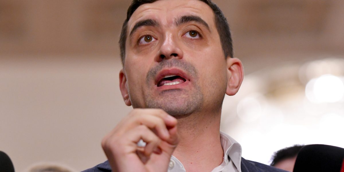 PSD nu depune moțiune, dar AUR votează orice împotriva Guvernului