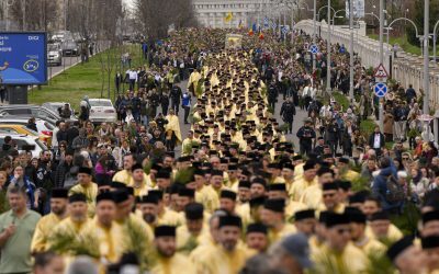Mii de credincioși s-au adunat sâmbătă în București pentru participarea la tradiționalul Pelerinaj de Florii, eveniment organizat de Patriarhia Română și Arhiepiscopia Bucureștilor