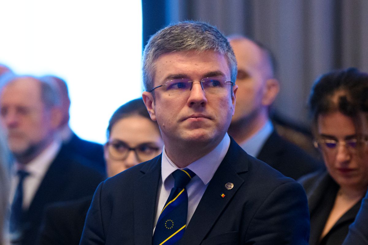 Zuruișul situației financiare de la Șantierul Naval Mangalia Irineu Darău a transmis că situația de pe șantierul naval din Mangalia s-a deteriorat în mod continuu de-a lungul anilor, ajungând în stadiul de insolvență