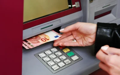 Schimbări MAJORE la bancomat: UE introduce monitorizare în timp real, atenție la retragere