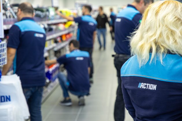 Action Retail a continuat extinderea pe piața din România, deschizând în primul an de operațiuni din țară 11 magazine în orașe precum Piteşti, Arad, Oradea, Hunedoara, Bragadiru, Turda, Râmnicu Vâlcea, Alba Iulia, Satu Mare, Drobeta Turnu Severin și Bistrița