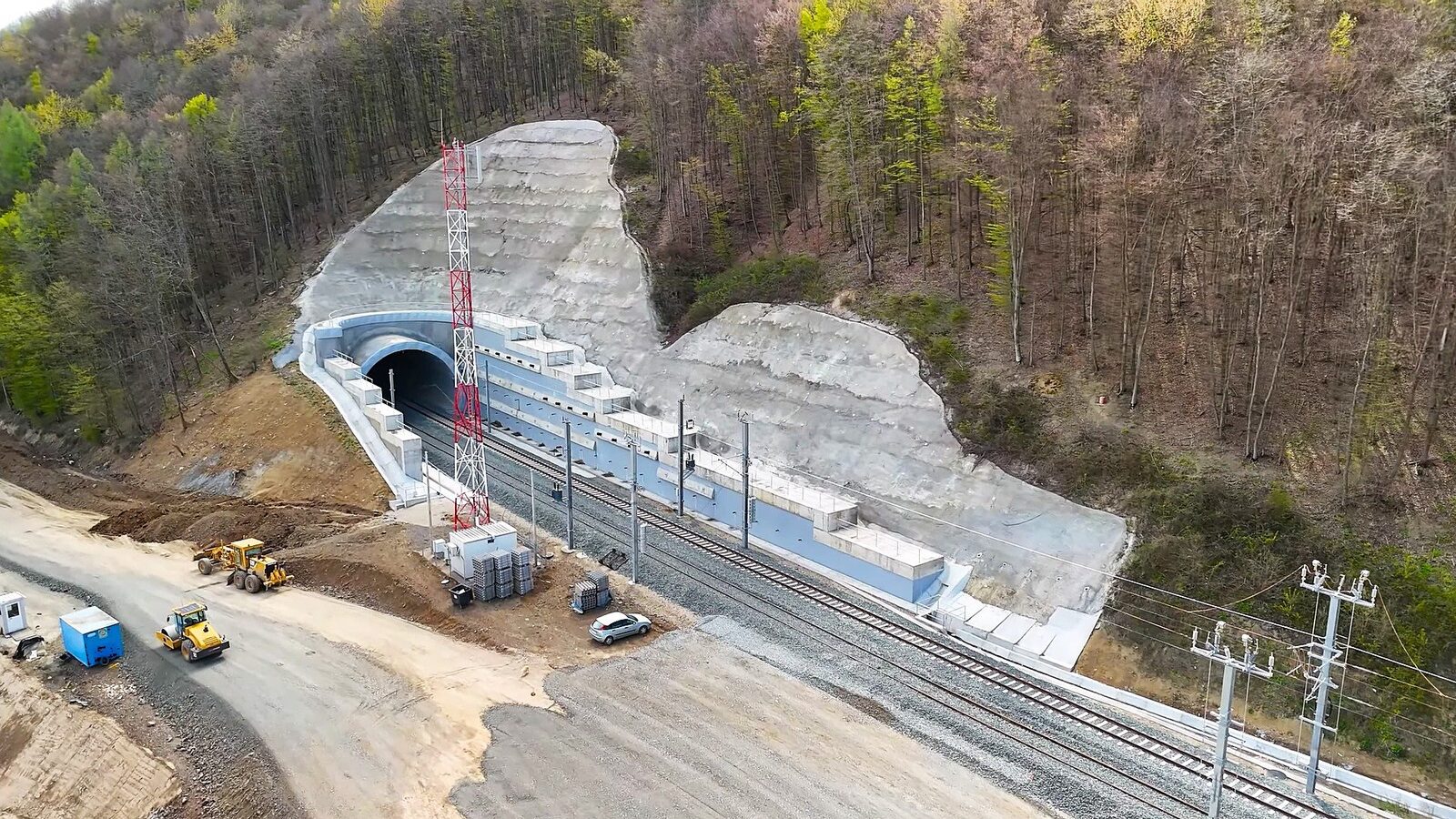 Autoritățile române au început lucrările de săpare pentru un nou tunel pe autostrada Sibiu-Pitești, în cadrul secțiunii Boița-Cornetu