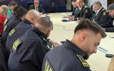 Autoritatea Vamală Română (AVR), împreună cu Agenția Națională de Administrare Fiscală (ANAF) și Autoritatea Națională Sanitară Veterinară și pentru Siguranța Alimentelor (ANSVSA), au demarat o acțiune de control coordonată la operatorii economici care importă și comercializează legume și fructe