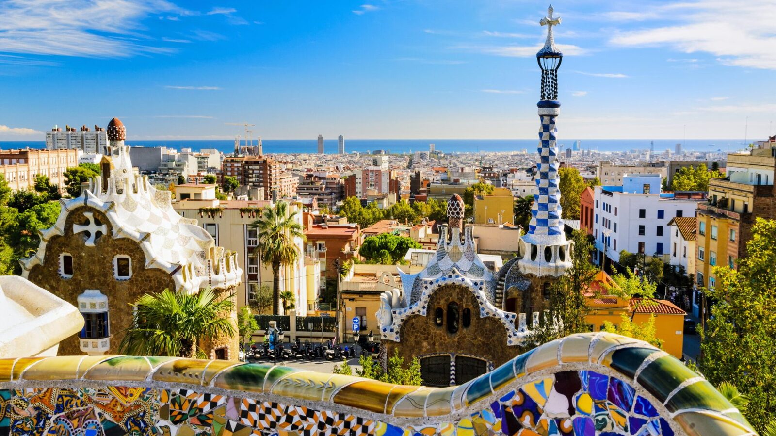 Delimitată de eforturile sale de a atrage mai mulți turiști de pe plan internațional, Barcelona a decis să majoreze taxa turistică, efectiv începând cu data de 1 aprilie 2026