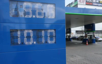 GUVERNUL, PRAGITIT SĂ INTERVINĂ ÎN FAȚA SCUMPIRILOR LA MOTORINĂ Guvernul ia în calcul noi măsuri pentru a diminua impactul scumpirilor la motorină