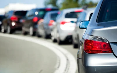 Restricții pentru camioane în perioada sărbătorilor pascale O serie de restricții de circulație pentru autovehiculele de transport marfă cu masa totală maximă autorizată mai mare de 7,5 tone vor fi aplicate în perioada minivacanței de Paște din 2026, conform Ordinului MT-MAI nr